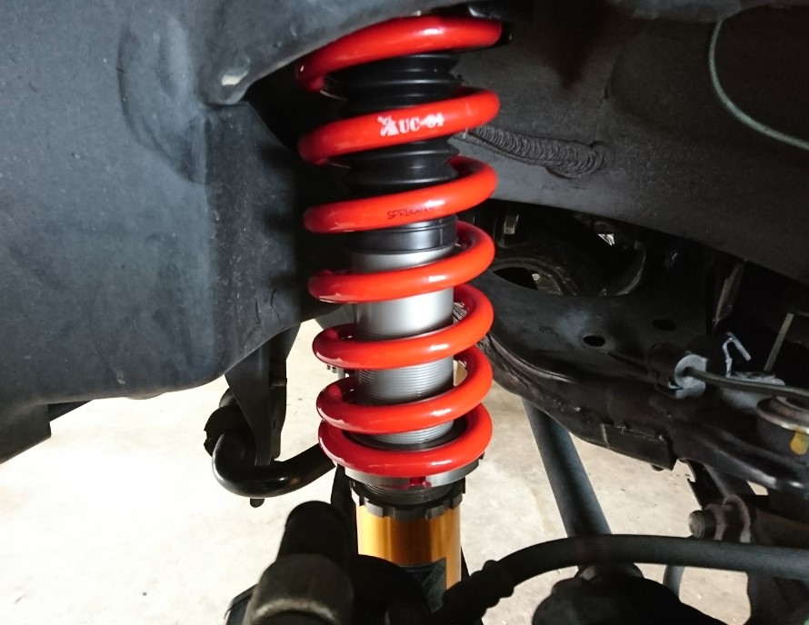 レヴォーグ用ダンパー Oh 仕様変更 スプリング交換 ハイエース用オーリンズのカスタマイズ オーバーホールなら 静岡県富士市のazur
