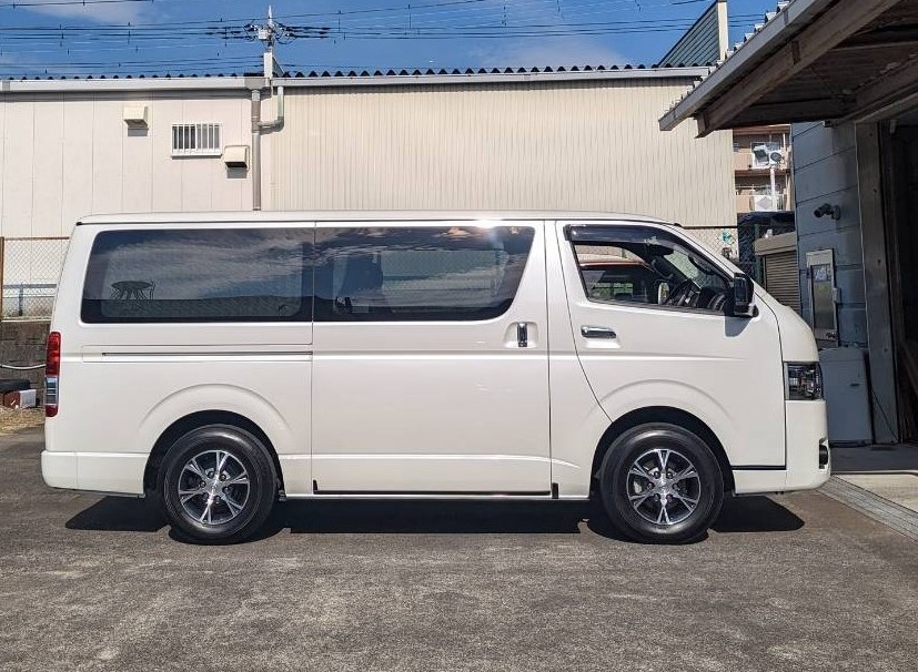 ノーマル車高のハイエース４wdは フロントをちょっとだけ下げるのが基本です ハイエース用オーリンズのカスタマイズ オーバーホールなら 静岡県富士市のazur